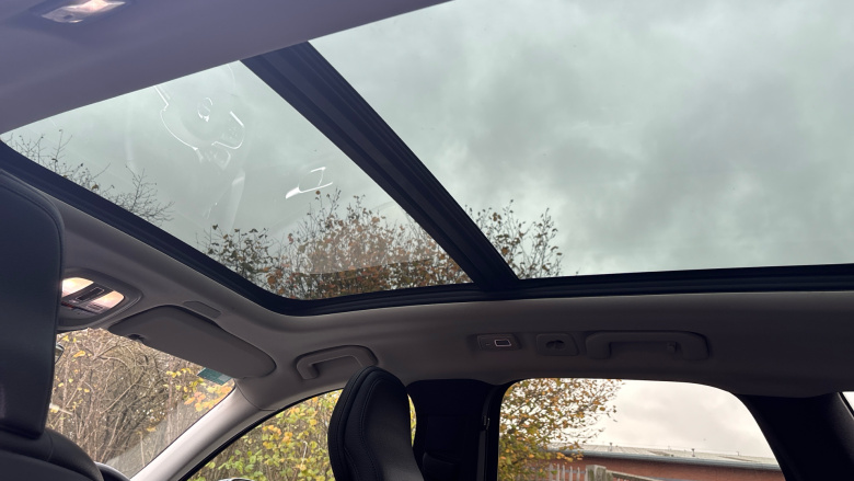 Volvo XC60 2.0 T6 [350] RC PHEV Plus Dark 5dr AWD Geartronic Estate